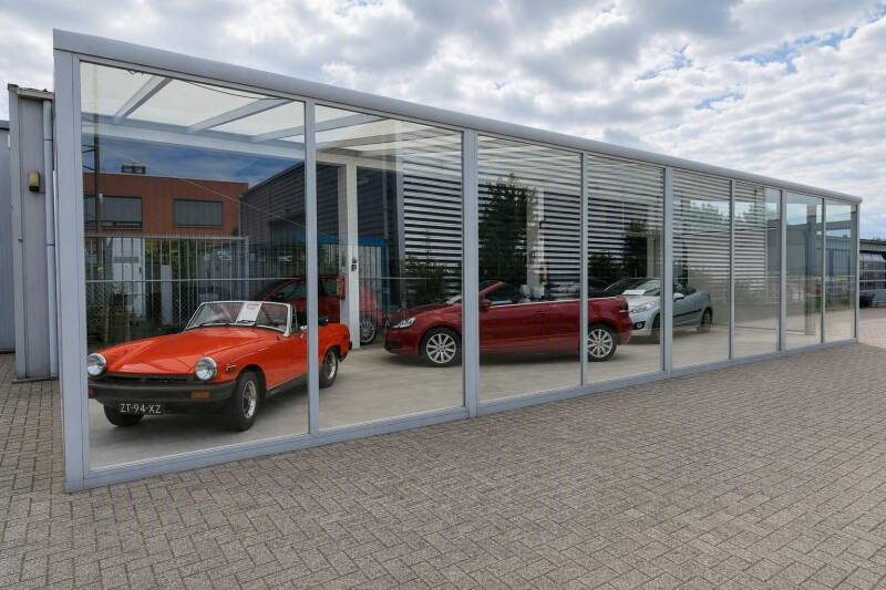 Autohuis Vlissingen showroom zijkant