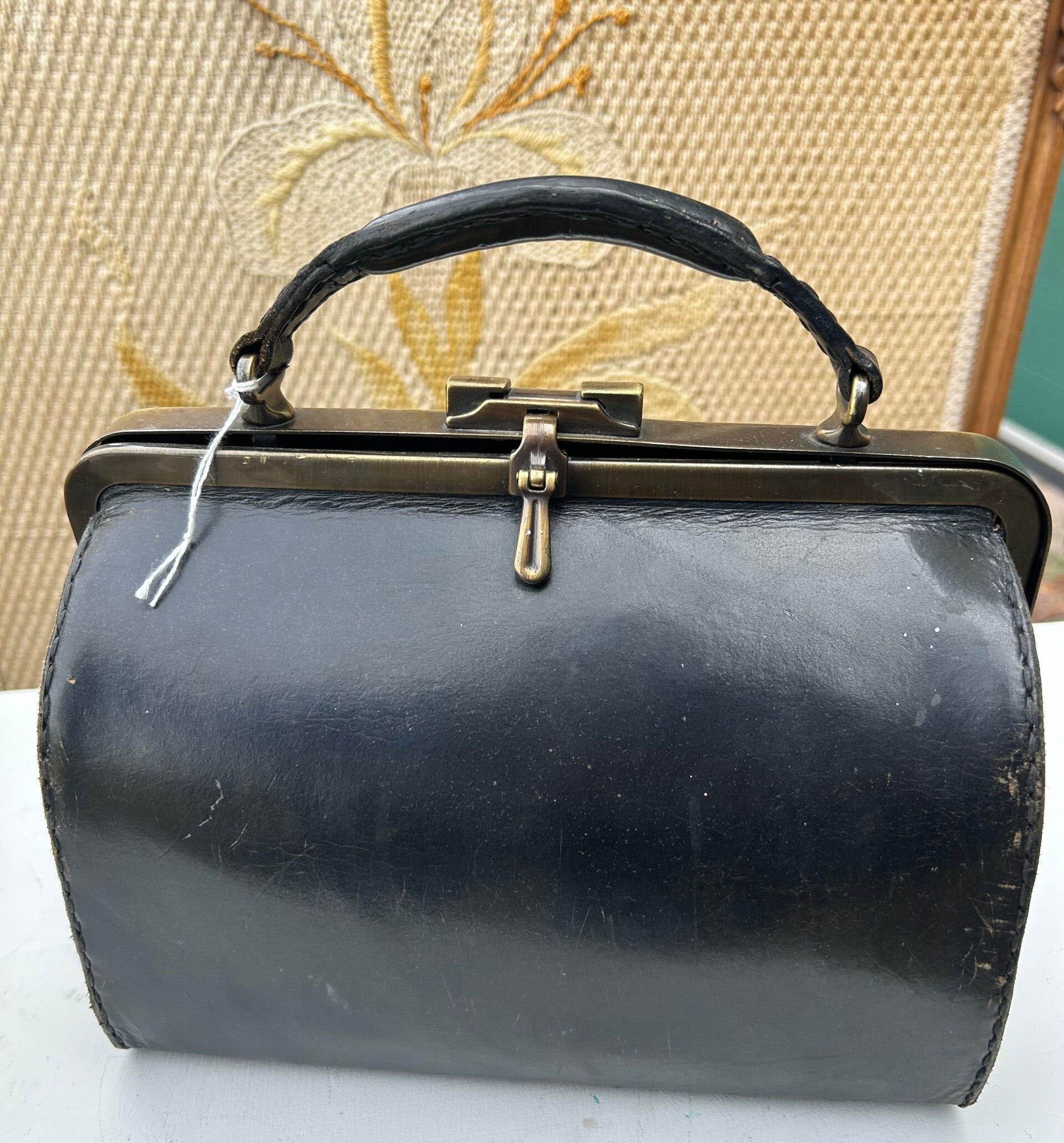 Mooie stevige leren oude handtas