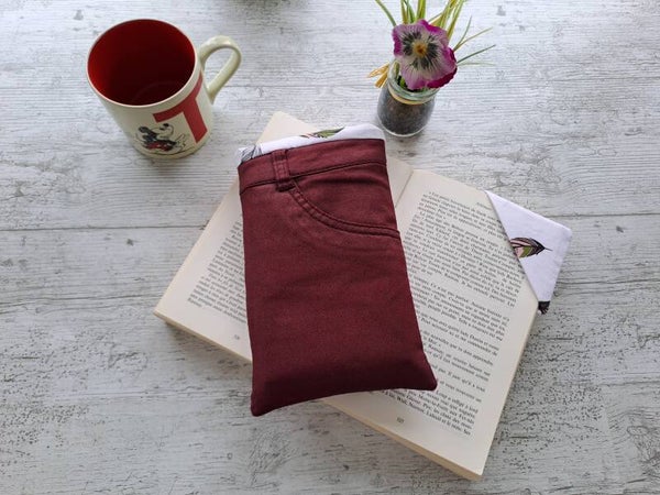 L'Écrin du Lecteur – Pochette protège-livre en jean recyclé avec marque-page assorti - Format poche