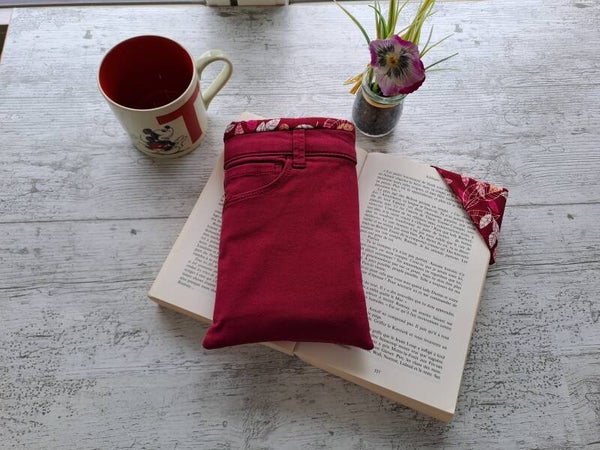 L'Écrin du Lecteur – Pochette protège-livre en jean recyclé avec marque-page assorti - Format poche