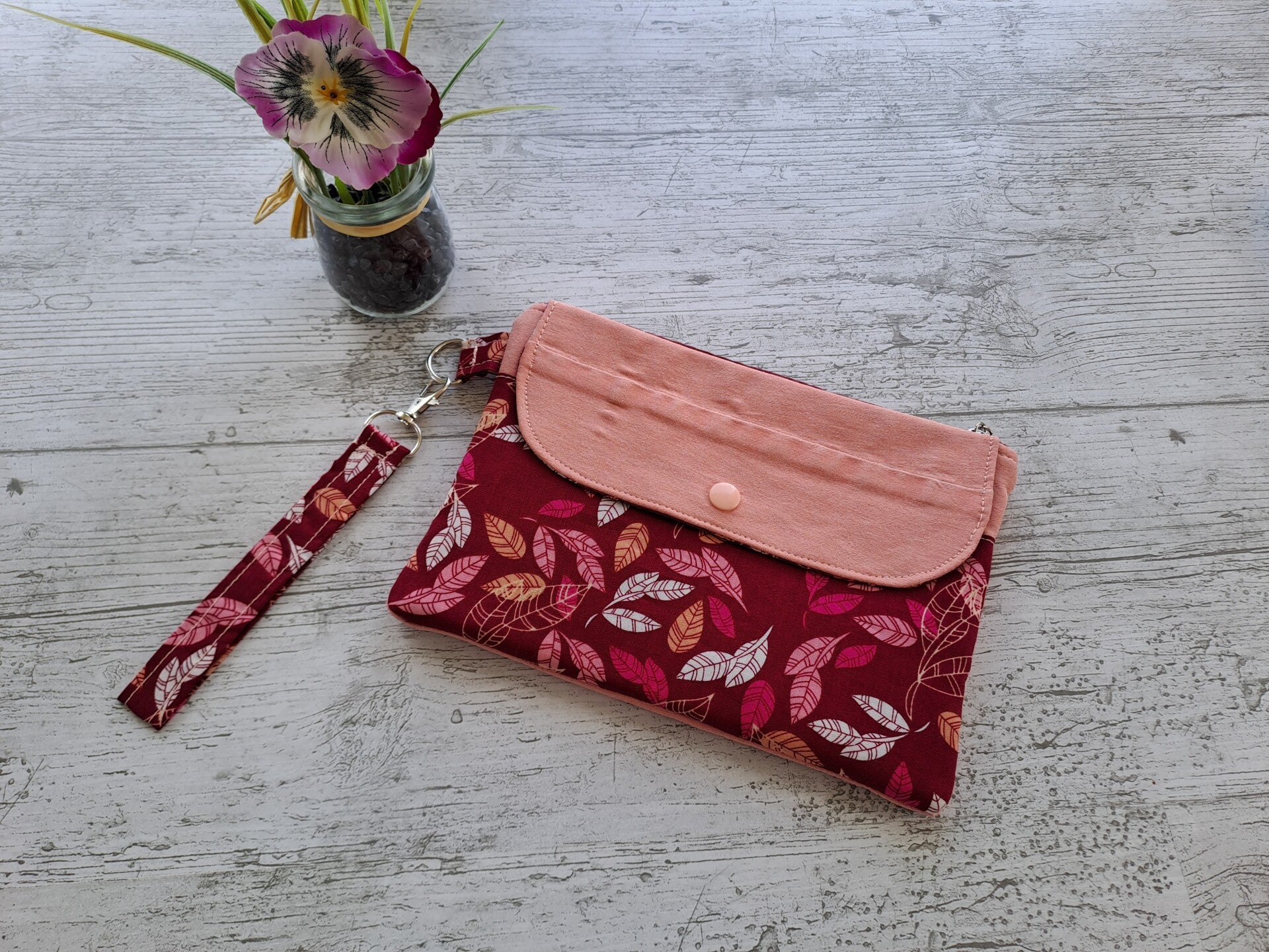 Pochette liseuse 6 pouces artisanale et écoresponsable – Création unique en tissus recyclés