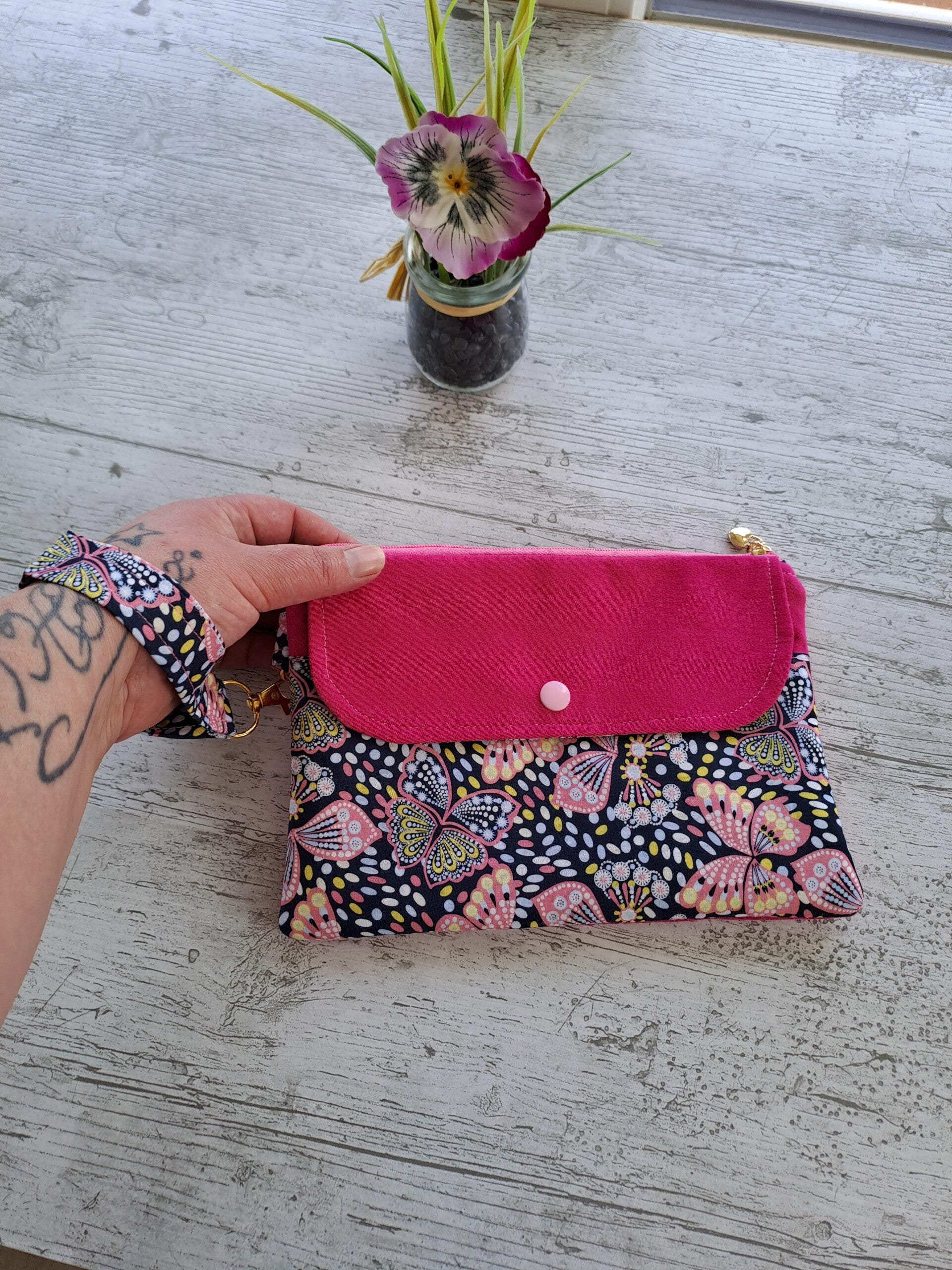 Pochette liseuse 6 pouces artisanale et écoresponsable – Création unique en tissus recyclés