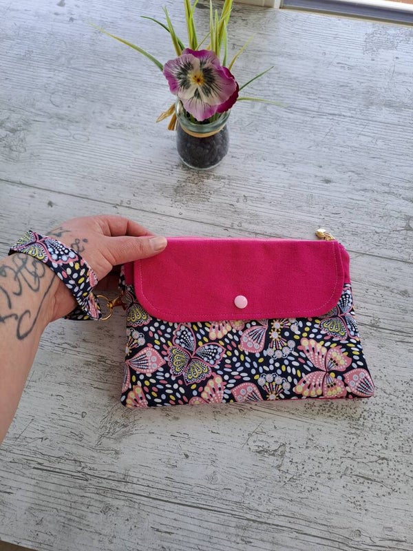Pochette liseuse 6 pouces artisanale et écoresponsable – Création unique en tissus recyclés