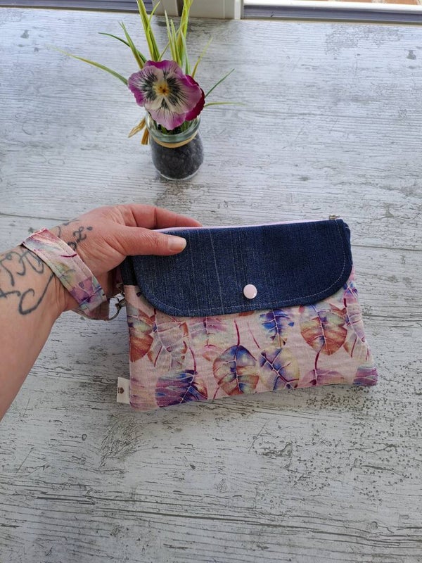 Pochette liseuse 6 pouces artisanale et écoresponsable – Création unique en tissus recyclés