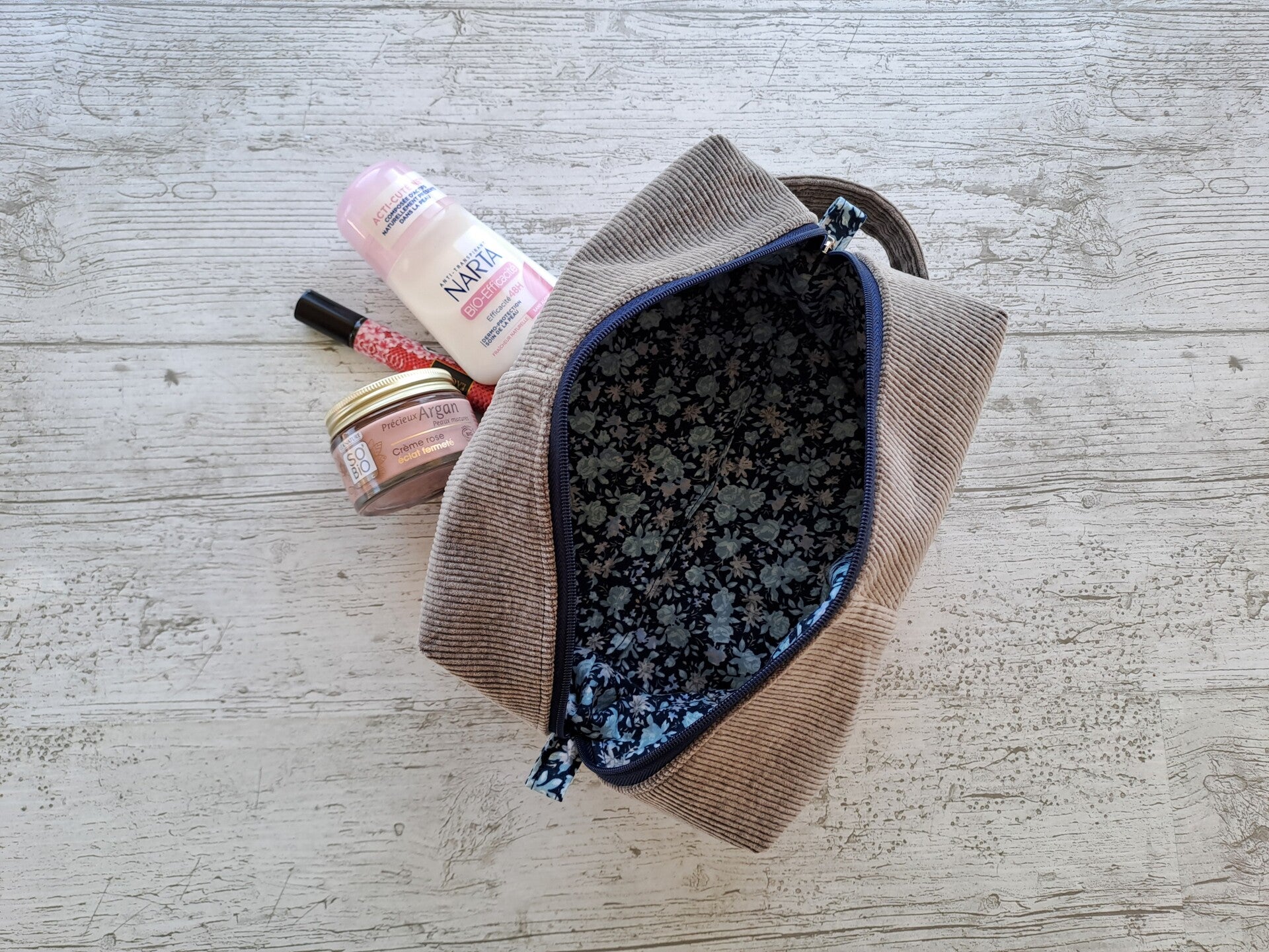 L'Indispensable Velours – Trousse artisanale unique