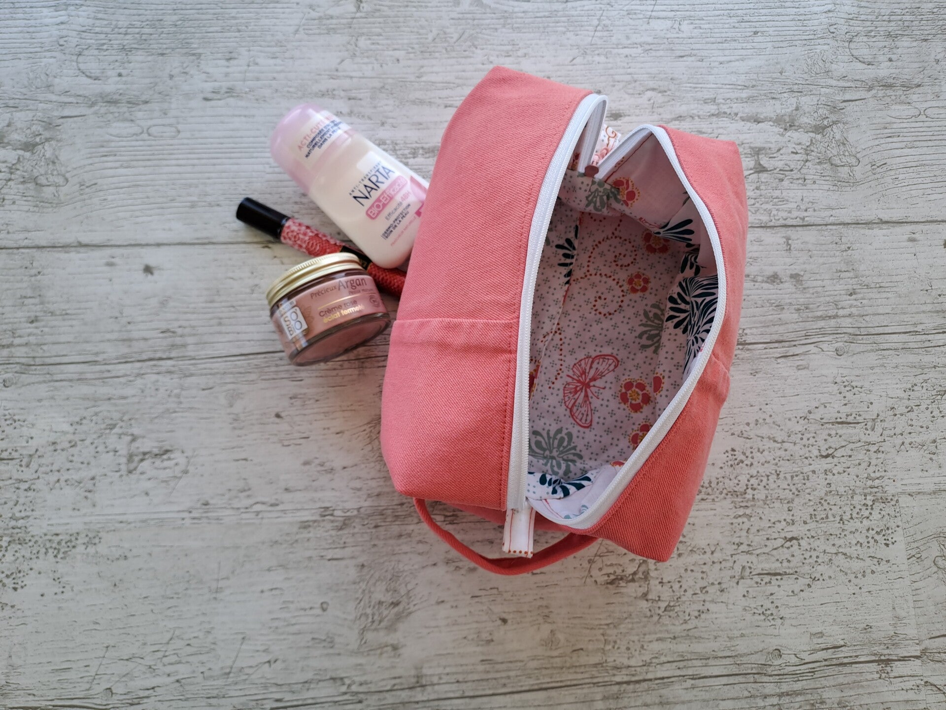 L'Indispensable Jeans – Trousse artisanale unique