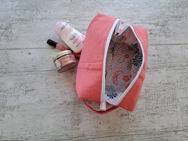 L'Indispensable Jeans – Trousse artisanale unique