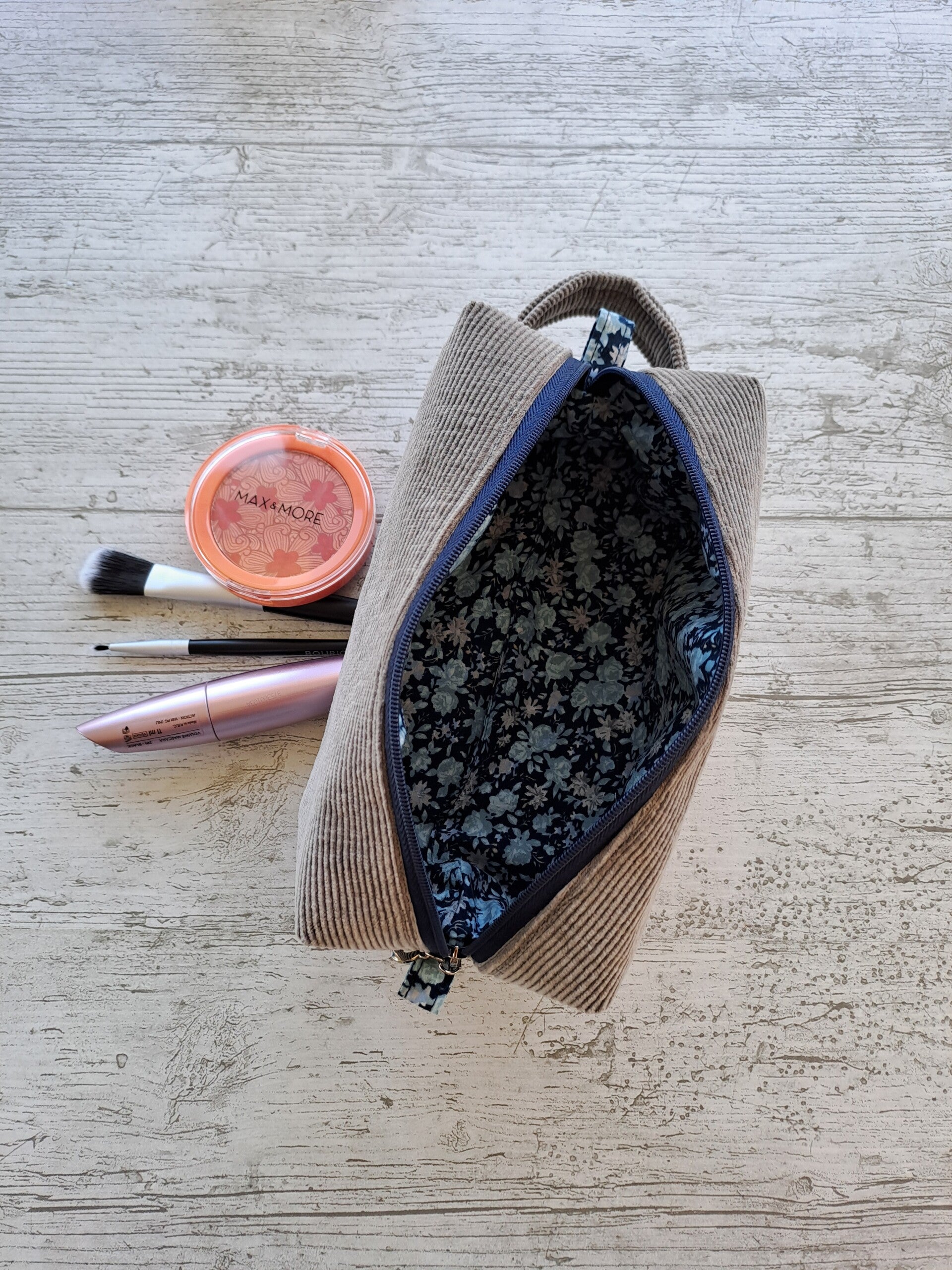 Trousse artisanale unique – La créative Velours