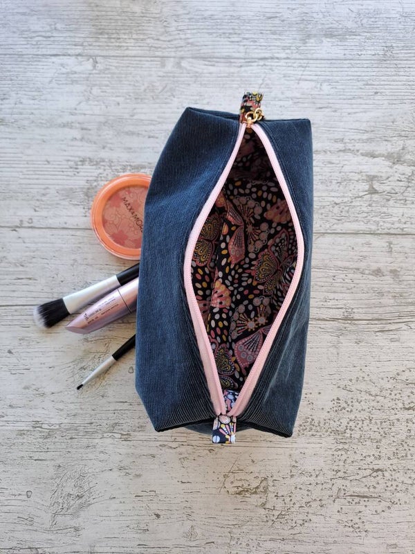 La Scolaire Velours – Trousse artisanale unique