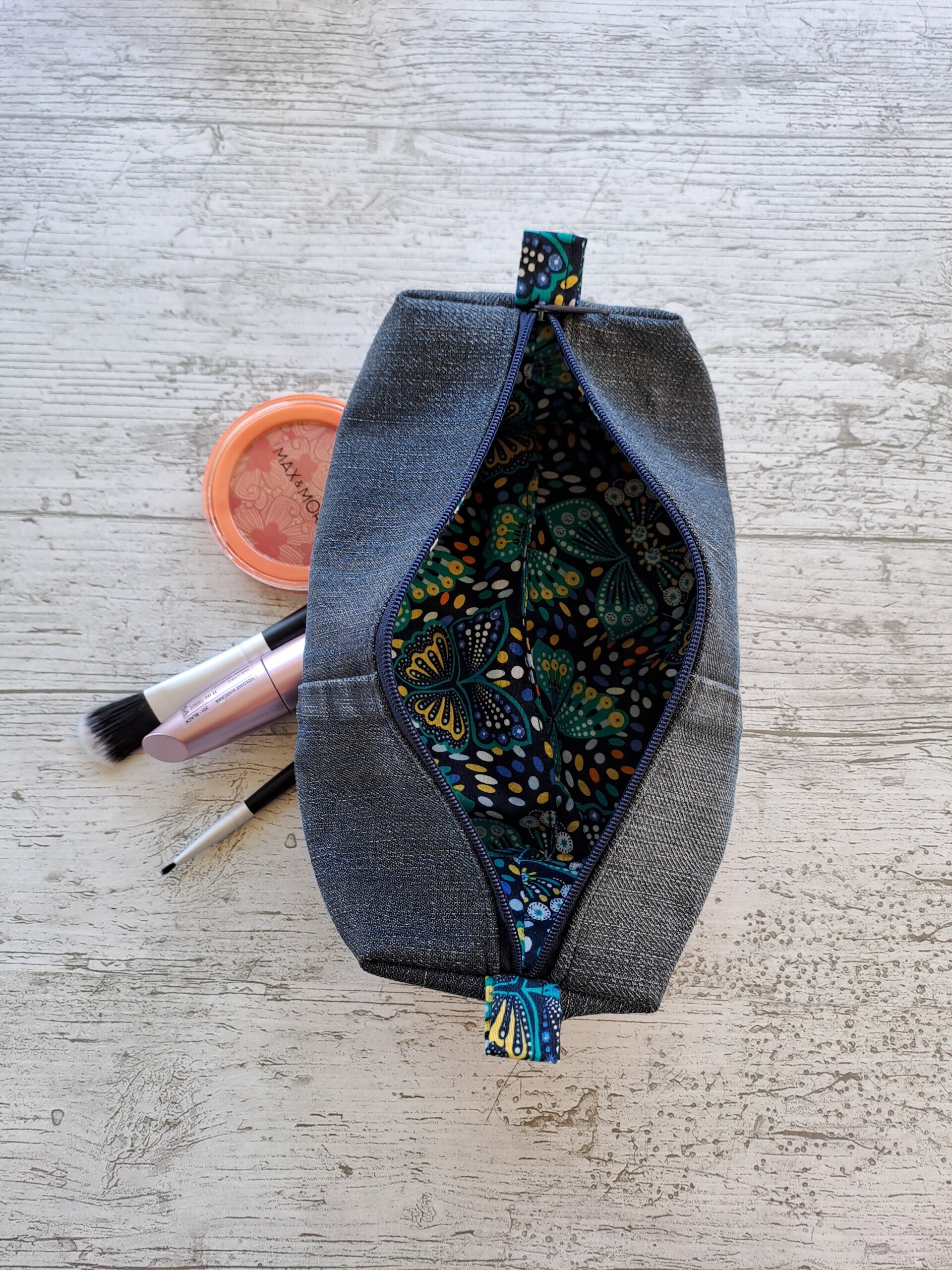 La Scolaire Jeans – Trousse artisanale unique