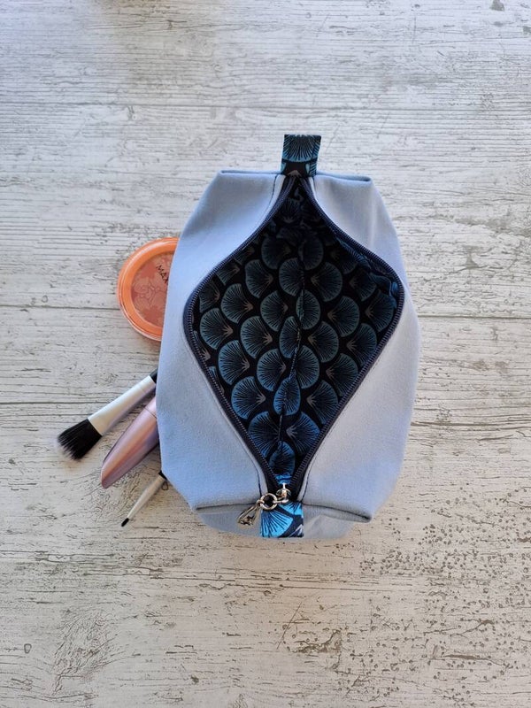 La Scolaire Jeans – Trousse artisanale unique