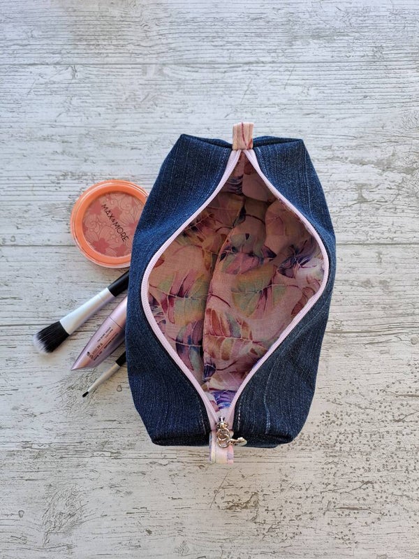 La Scolaire Jeans – Trousse artisanale unique
