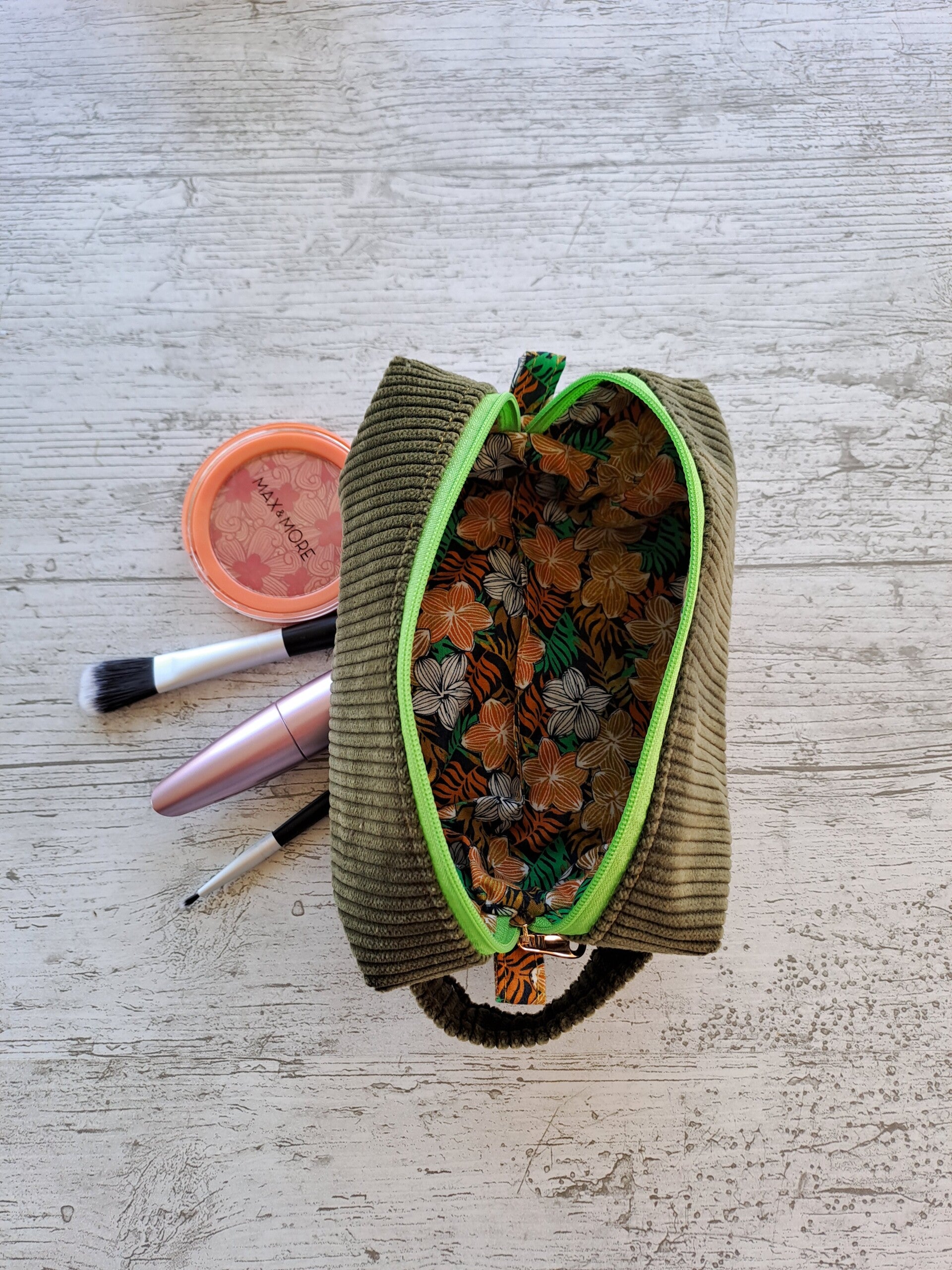 Trousse artisanale unique – L'essentielle Velours