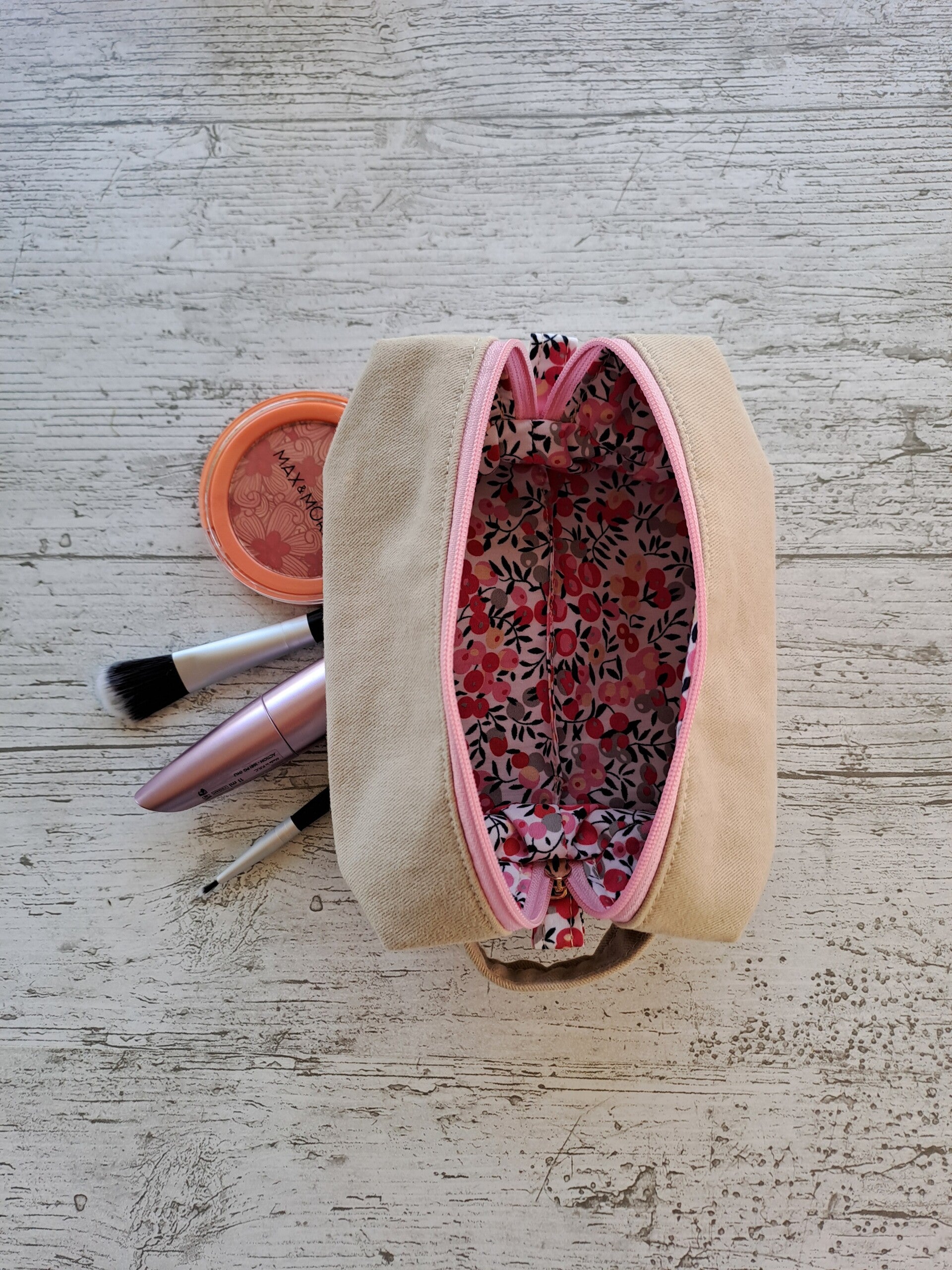 Trousse artisanale unique – L'essentielle Jeans