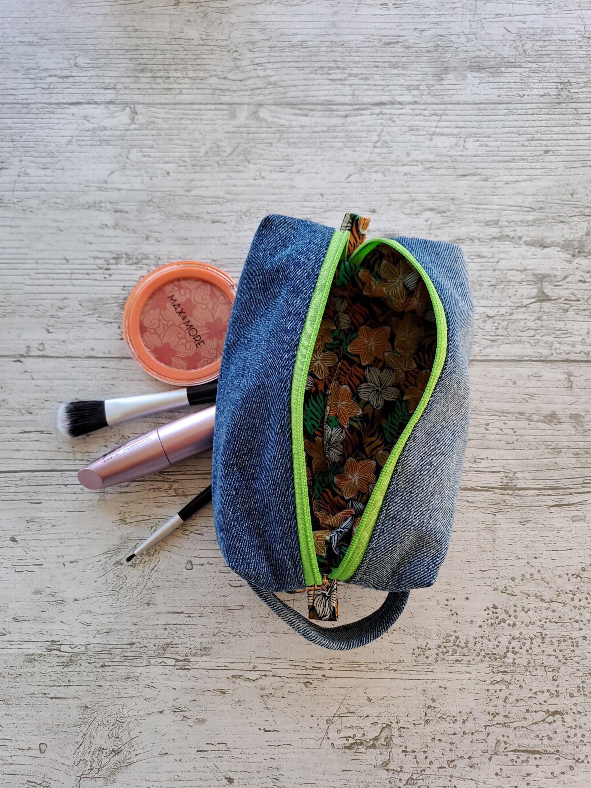 Trousse artisanale unique – L'essentielle Jeans