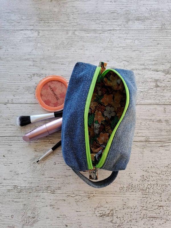 Trousse artisanale unique – L'essentielle Jeans