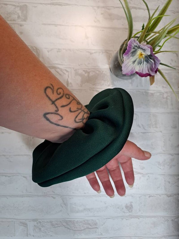 Chouchou en soie fait main écoresponsable en tissu recyclé – Accessoire cheveux artisanal unique