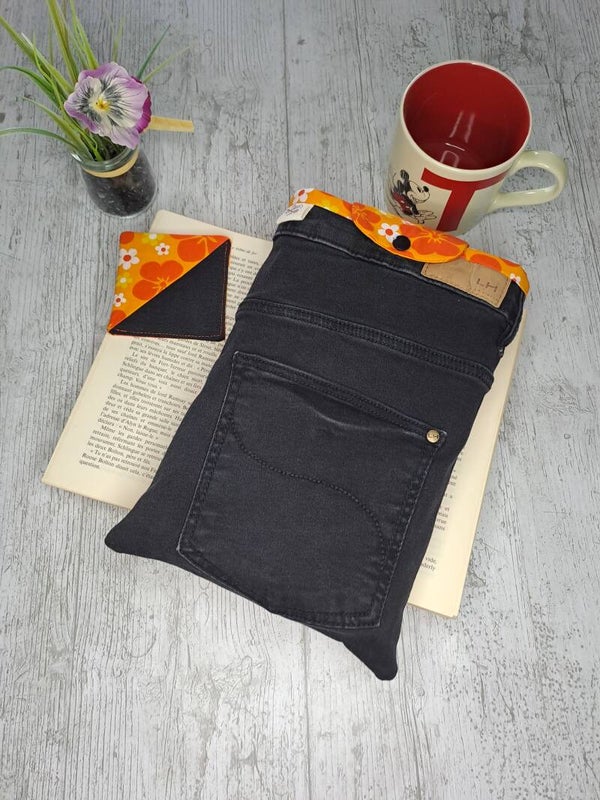 Pochette protège-livre en jean recyclé avec marque-page assorti – Format broché et poche épais