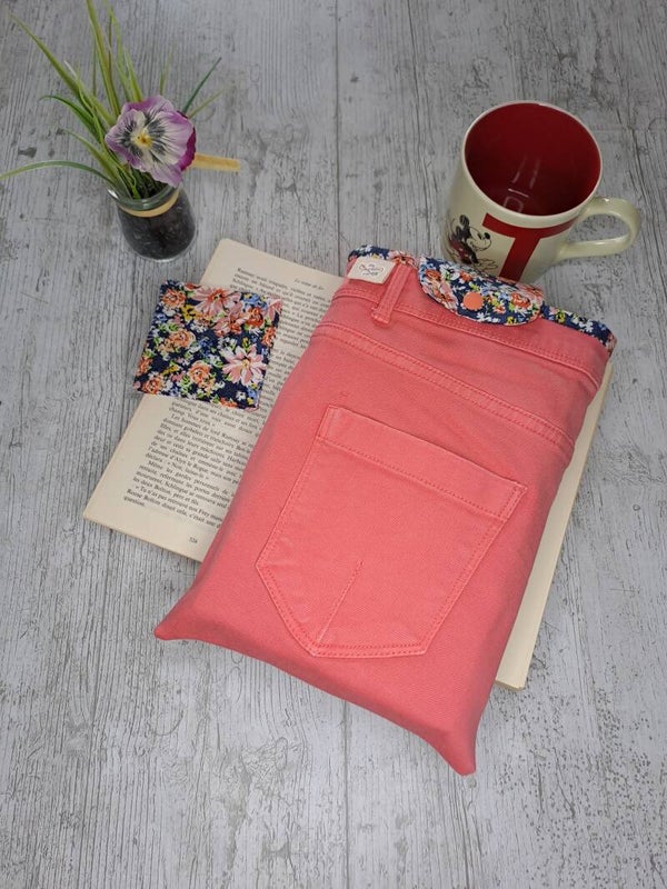 Pochette protège-livre en jean recyclé avec marque-page assorti – Format broché et poche épais