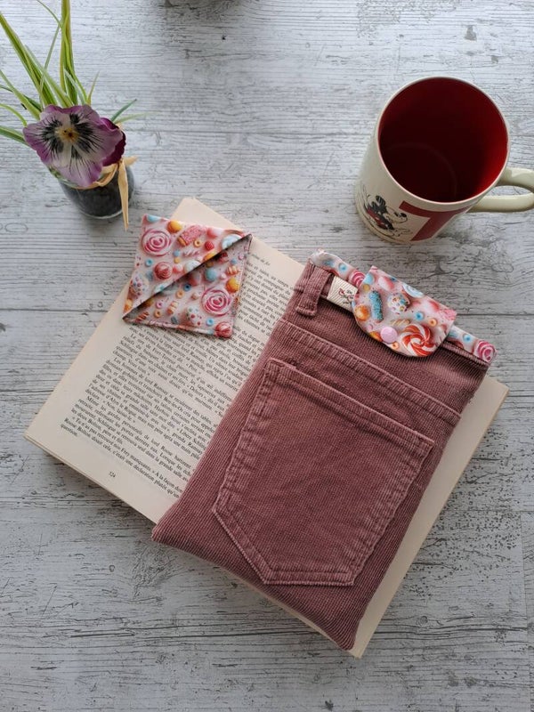 L'Écrin du Lecteur – Pochette protège-livre en velours cotelé recyclé avec marque-page assorti - Format poche