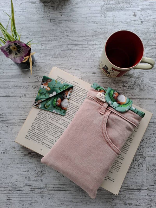 L'Écrin du Lecteur – Pochette protège-livre en jean recyclé avec marque-page assorti - Format poche