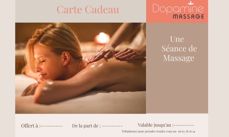Massage relaxant du dos dans une ambiance douce et chaleureuse