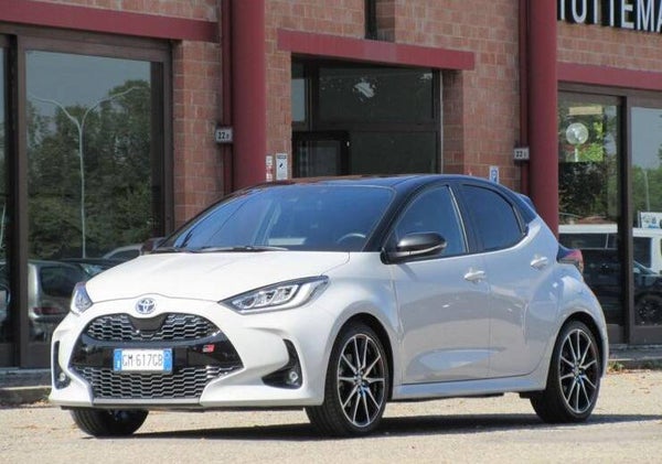 TOYOTA YARIS 1.5 GR Sport