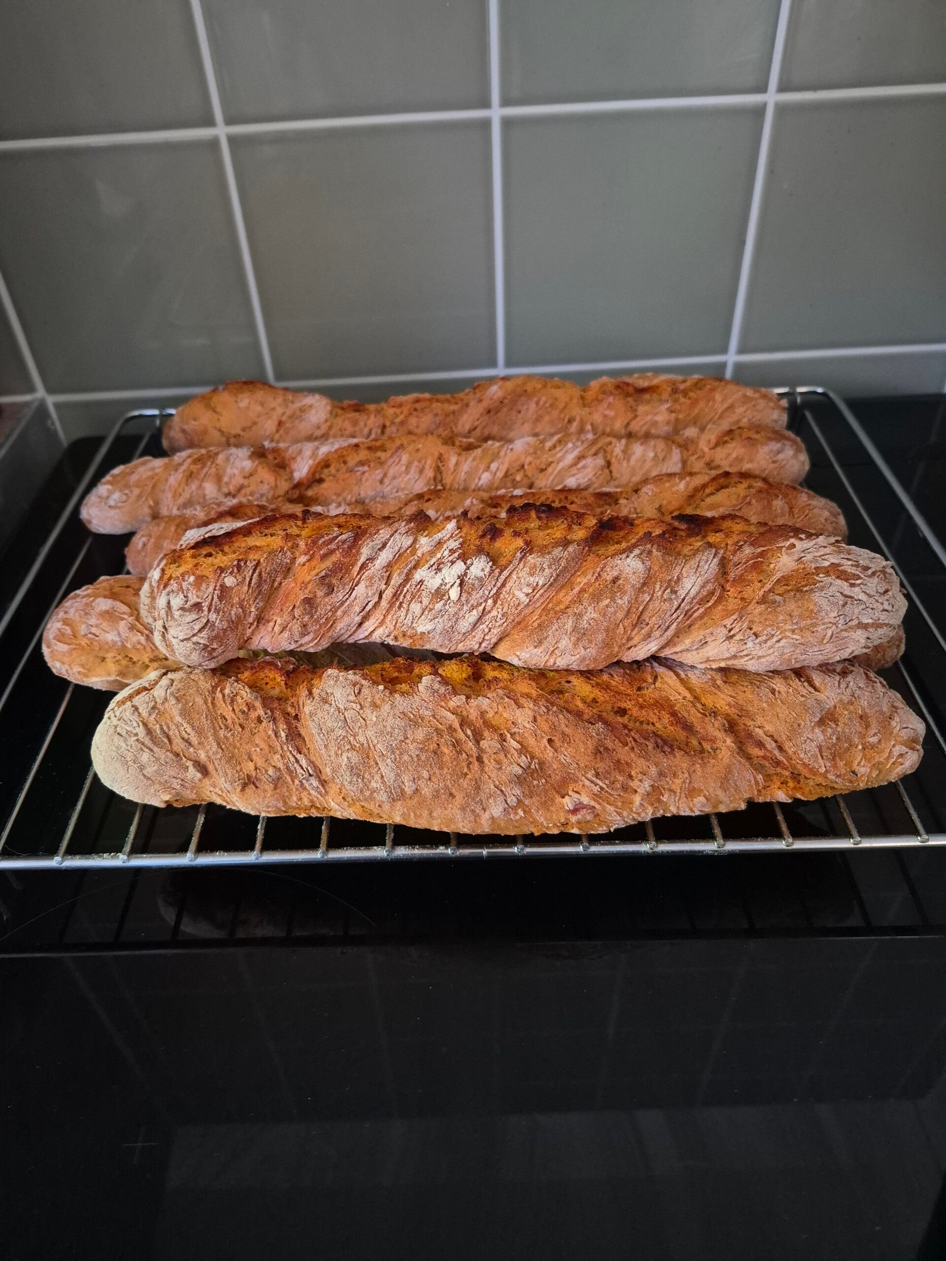 Tomato and garlic baguette