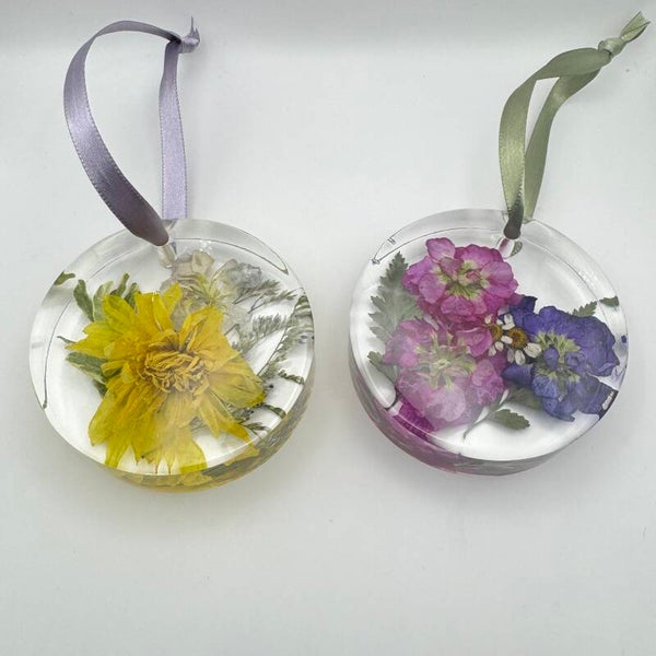 Flower Memorial Keepsake Ornament: 3" Round