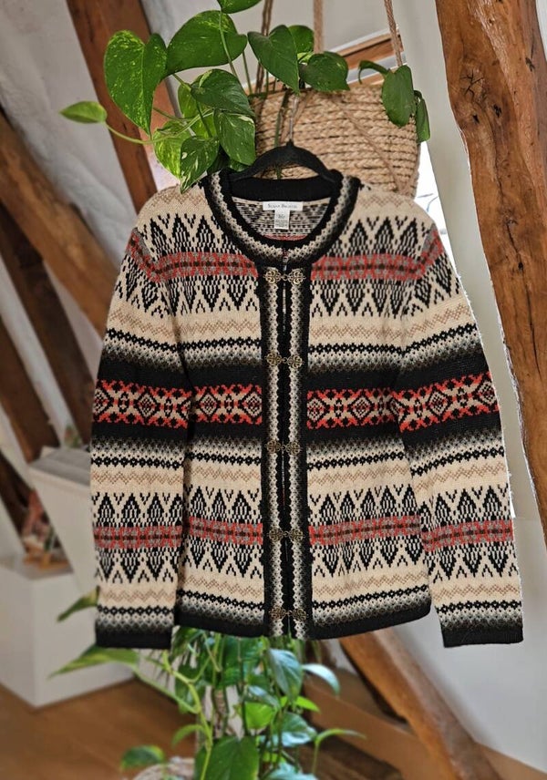 Vintage woolen Scandinavian style cardigan - size XL