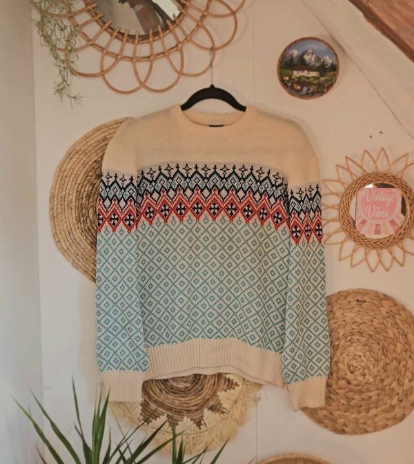 Vintage Scandinavian woolen sweater - size M