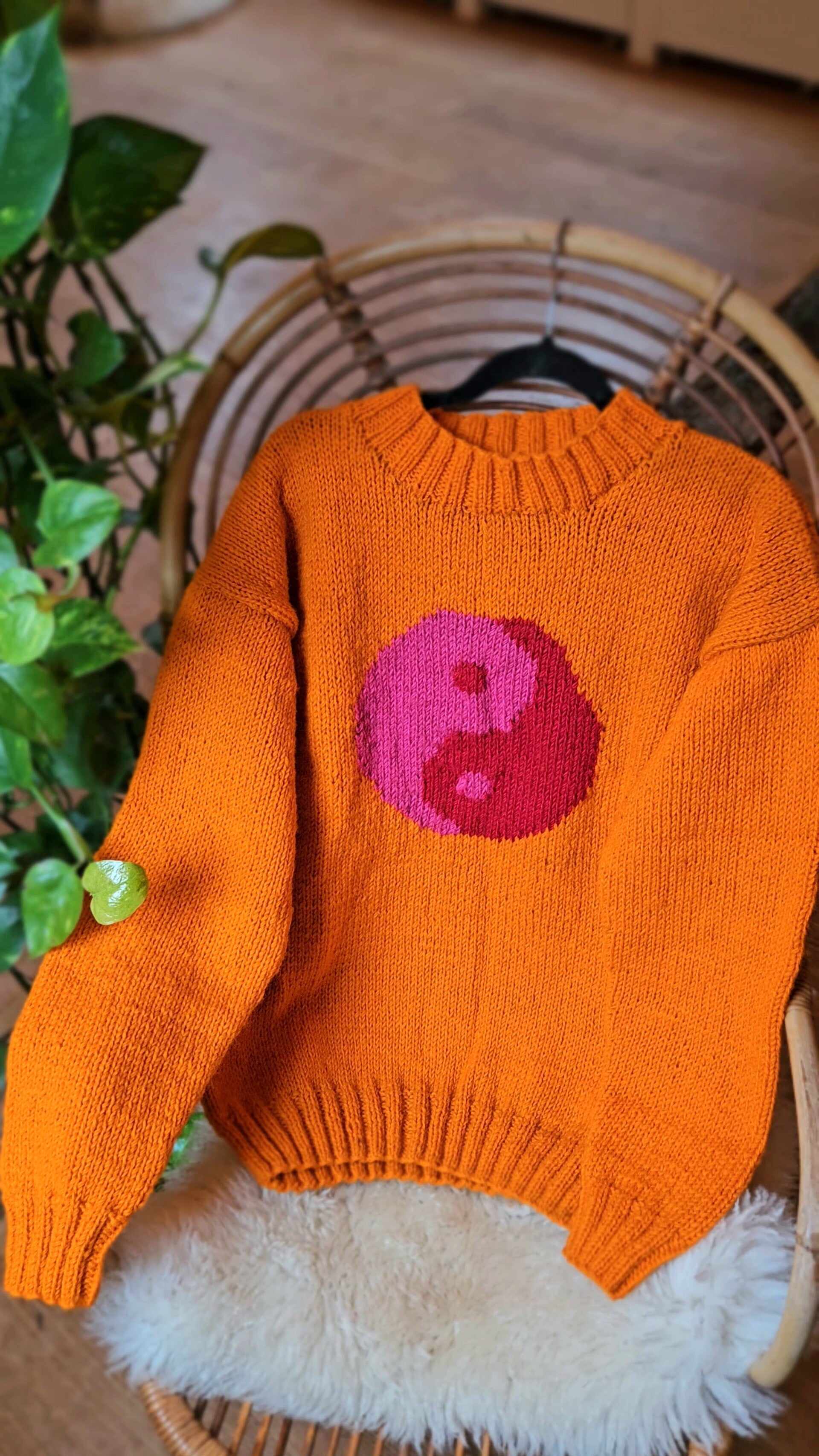Ying Yang Orange - Handknitted woolen sweater Nepal - one size