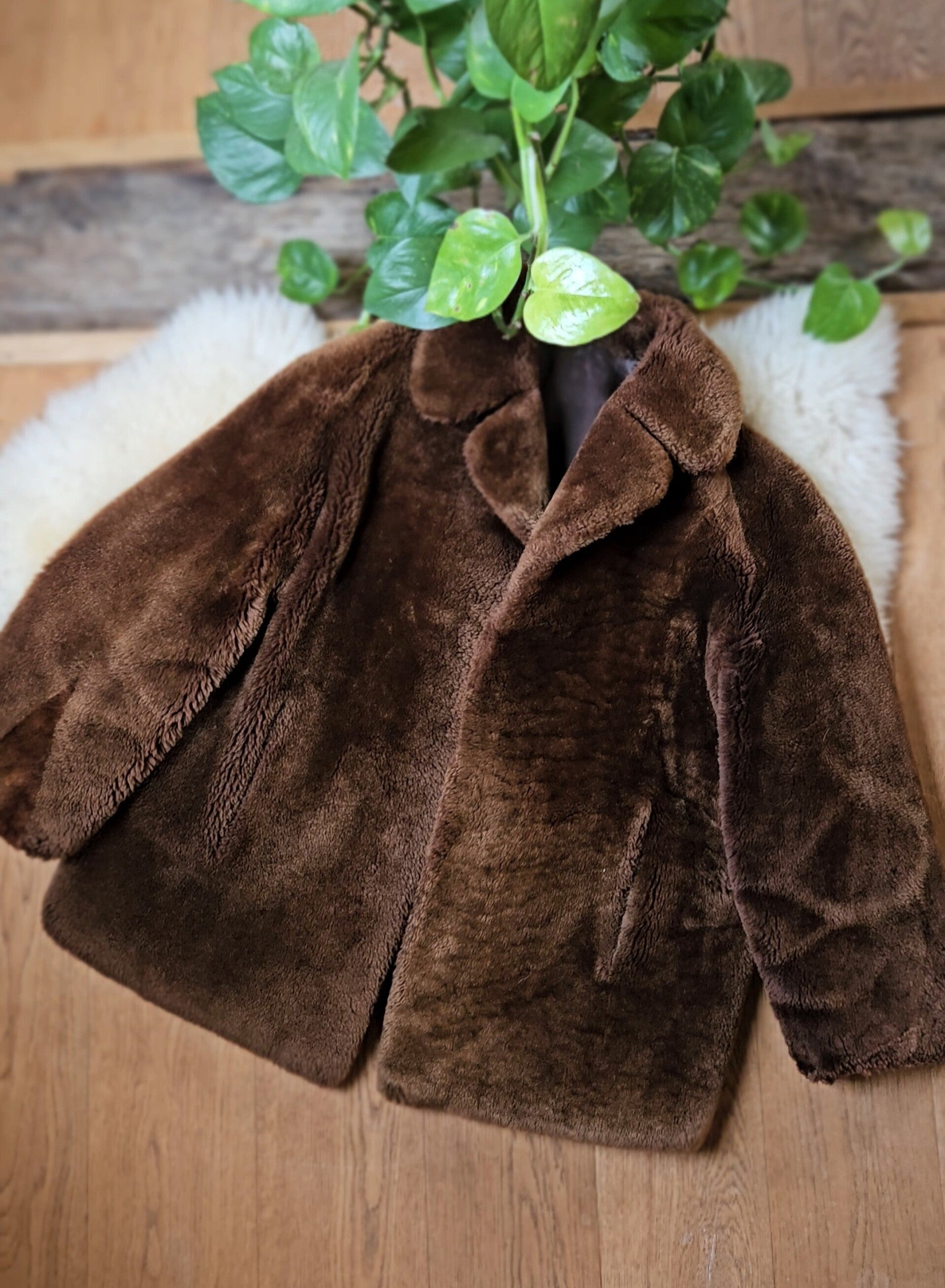 Vintage sheepskin coat - size L