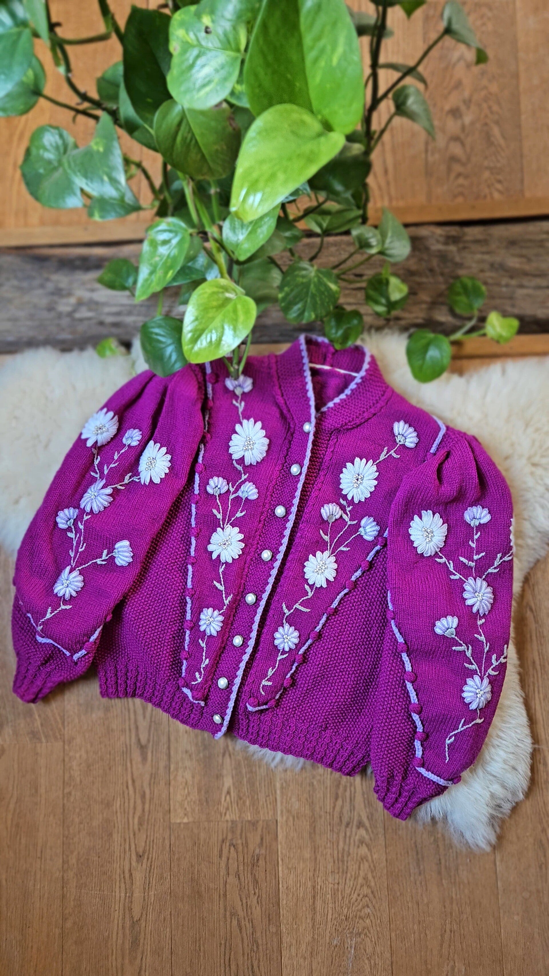 Handknitted embroidered woolen cardigan - size L