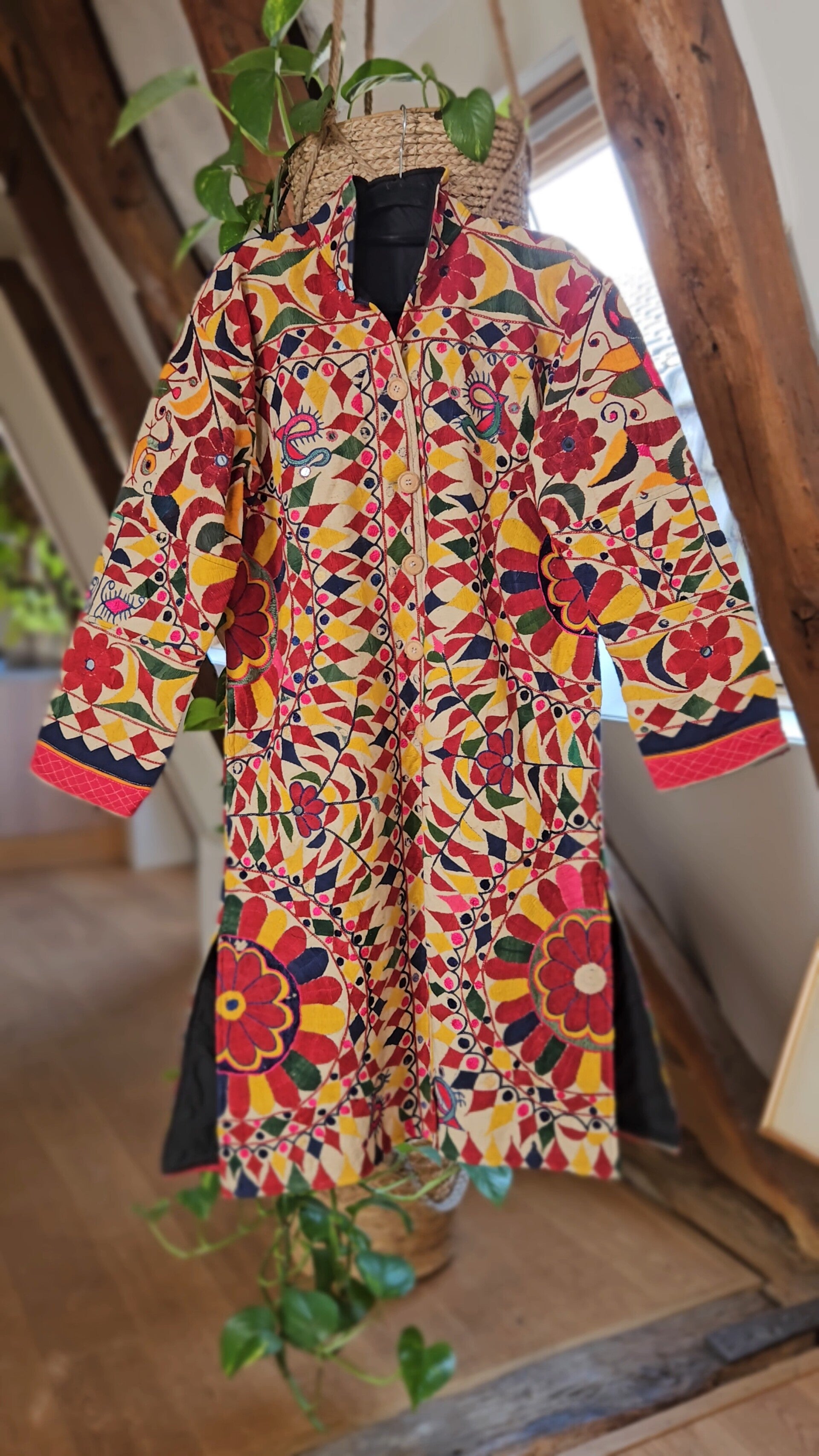 Vintage Indian embroidery kaftan coat - free size