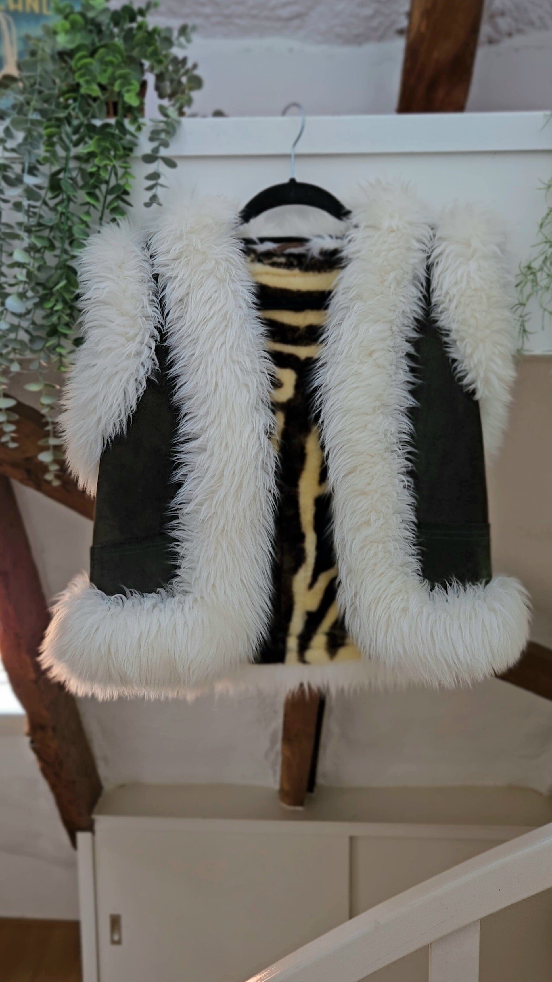 Vintage suéde shearling waistcoat - size M