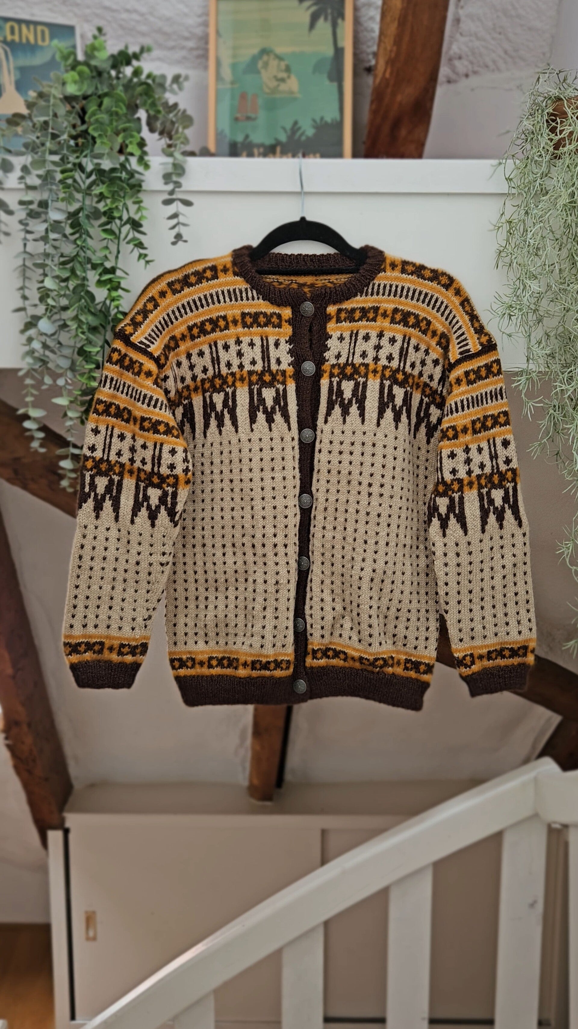 Handknitted woolen cardigan - size S