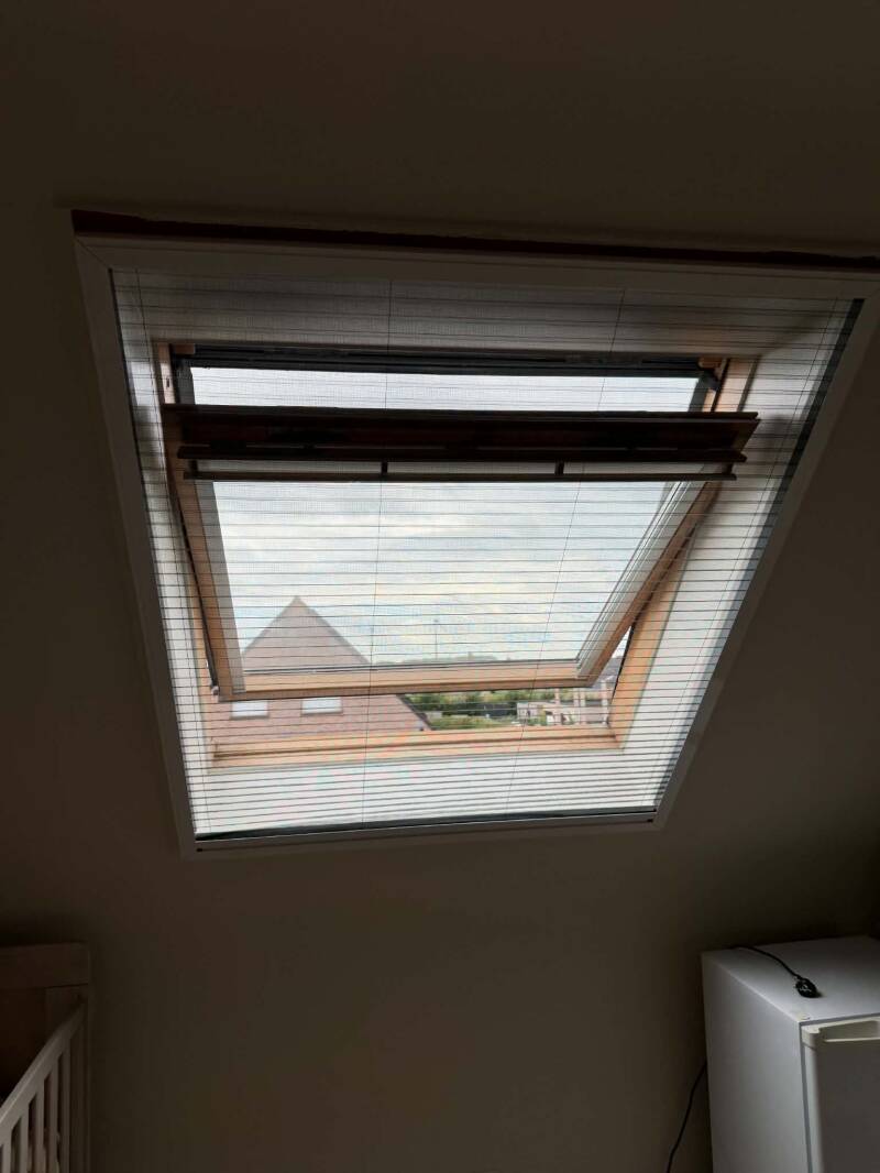 Velux vliegenraam geplaatst in Beselare door Firma Neyrinck uit Wervik 