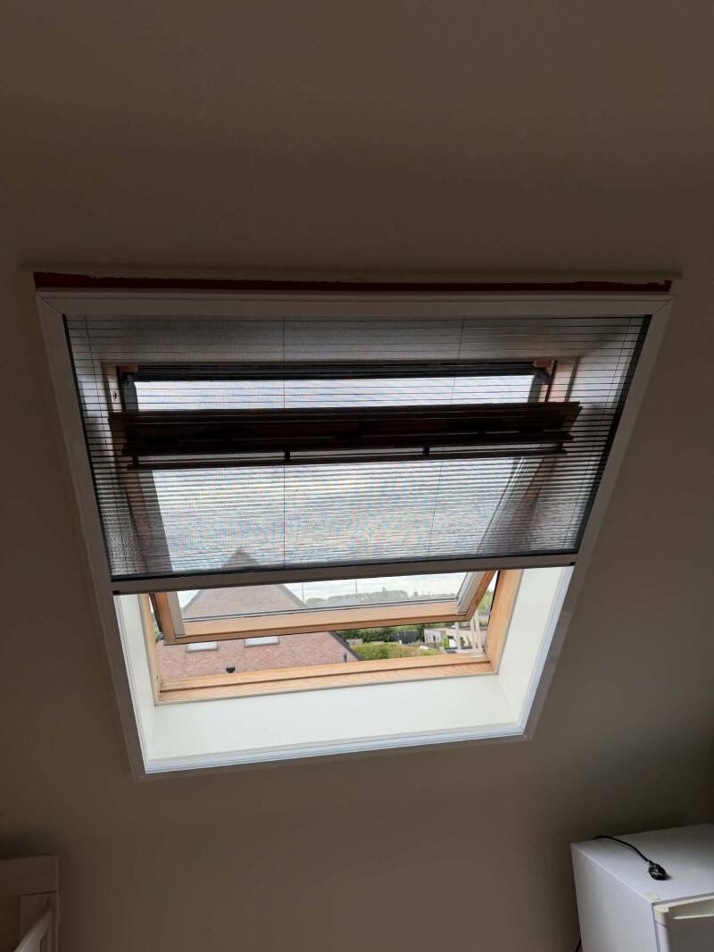 Velux muggengazen geïnstalleerd in Beselare door Firma Neyrinck uit Wervik 