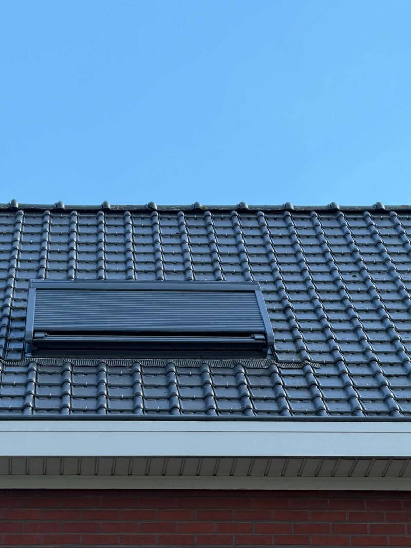 Velux rolluiken geplaatst in Oostnieuwkerke door Firma Neyrinck uit Wervik 