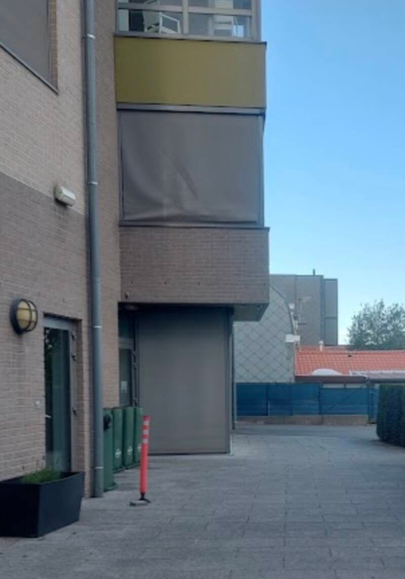 Gescheurde screendoek en defecte motor hersteld voor rusthuis in Wervik
