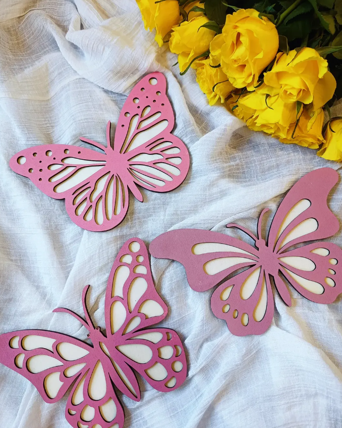 Drewniane motyle dekoracyjne – zestaw ozdób ściennych