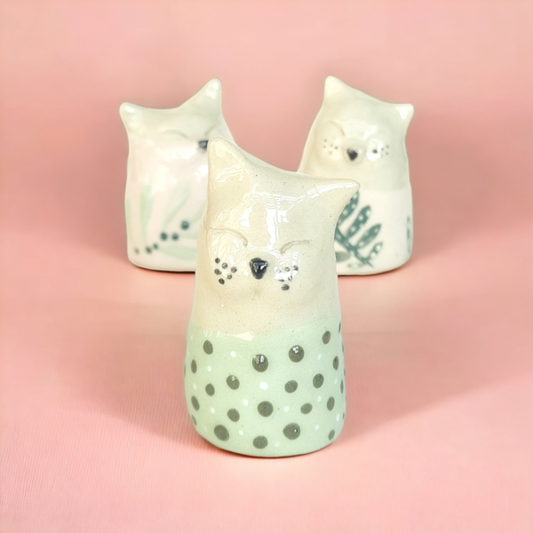 Tiny cat vase #12