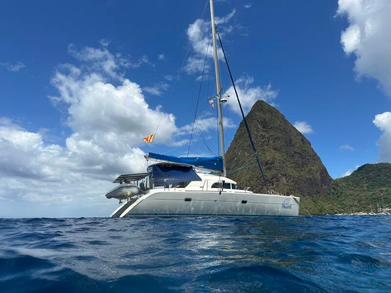 Catamaran Lagoon 380  au muoillage