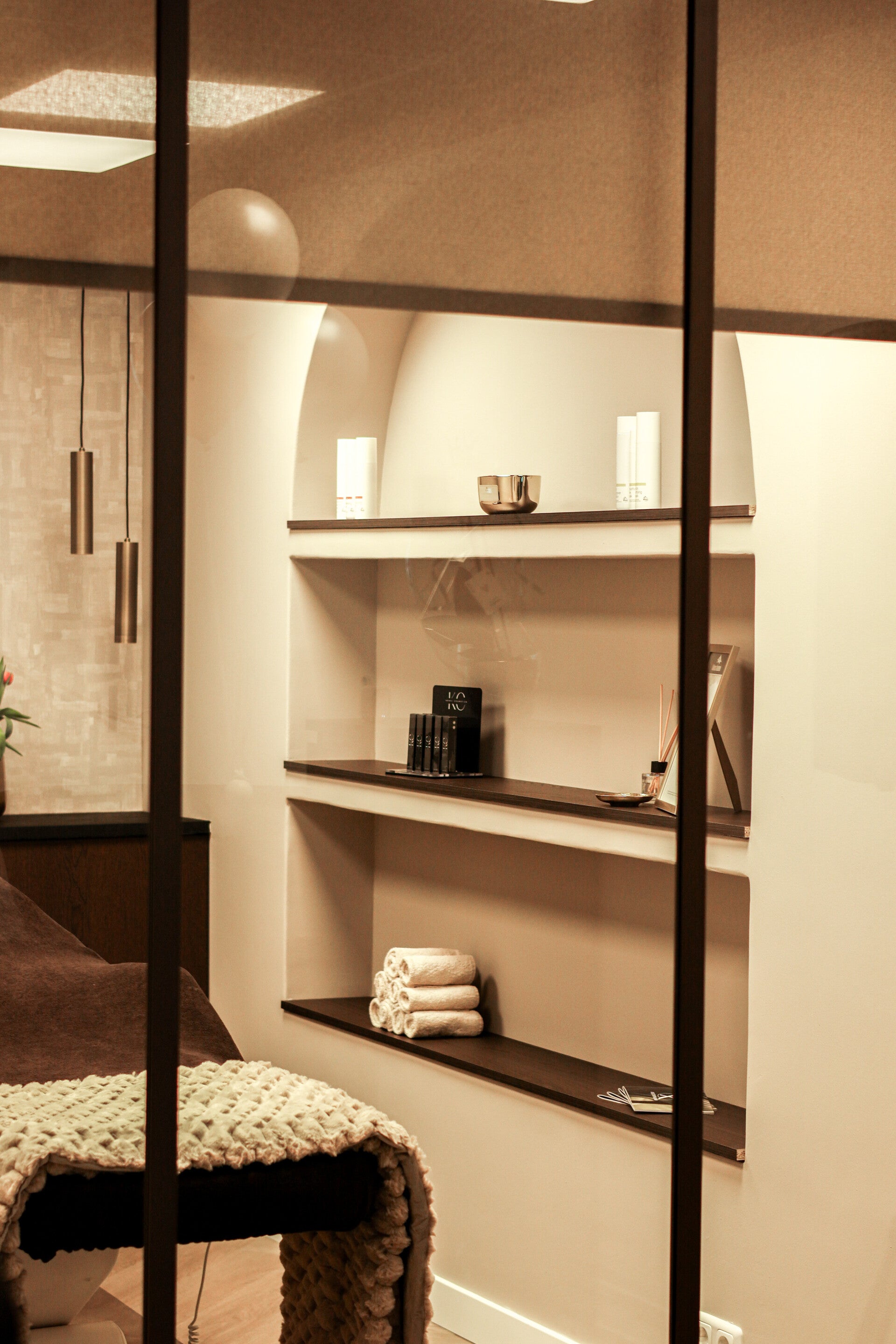 Studio Ainsley, eigenaresse.