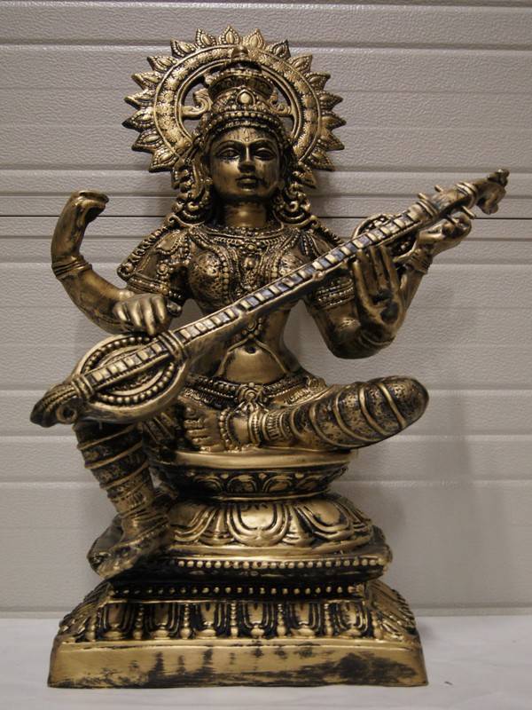 DB114 curiosa Boeddha  Sarasvati (godin) met banjo polyester résine 83 CM