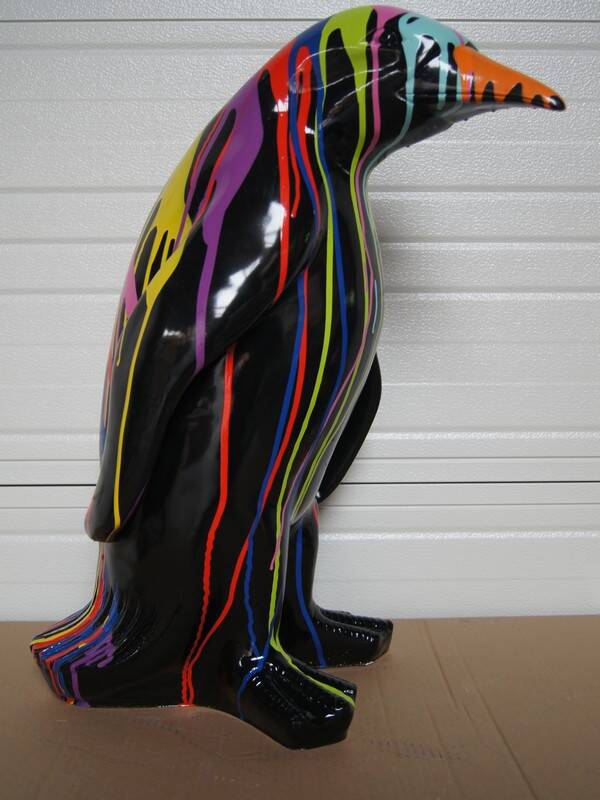 Q4c pinguïn pluim multicolore drop polyester résine 40x40 x 70 cm