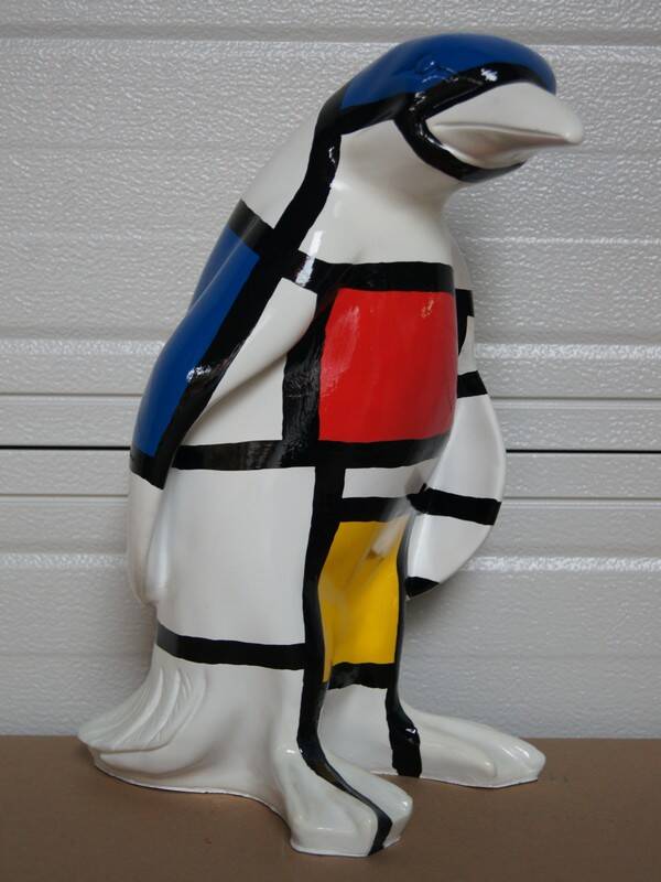 Q4f pluim pinguïn polyester résine wit mondriaan 70 cm