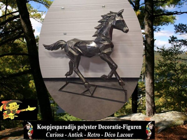 origami paard lopend op standard zilver laminaat 152 x 196 x 42cm