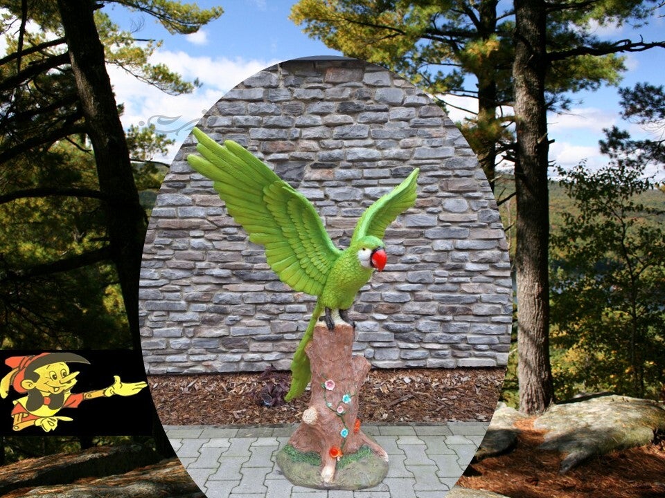 Papegaai op stam groen laminaat open vleugels 158x 130 x98 cm